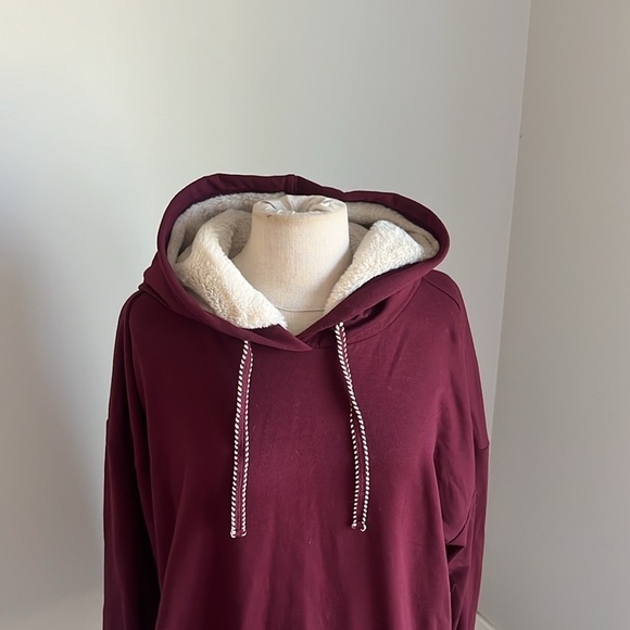 NWT Maurices Solid Berry Faux Fur Lined Hood Pullover Hoodie 2X - Picture 3 of 6